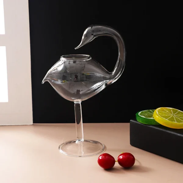 2023 New Cute Creative Swan Bird Cocktail Glass Transparent Goblet Glass With Straw Wine Juice Cup For Party Bar Nightclub